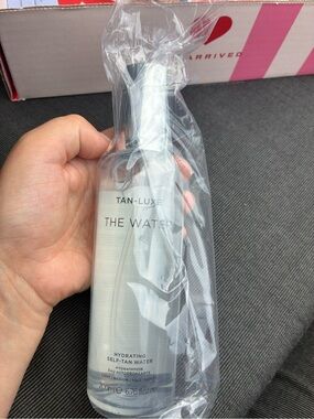 Tan-Luxe The Water Hydrating Self-Tan Water in Light/Medium 200ml
